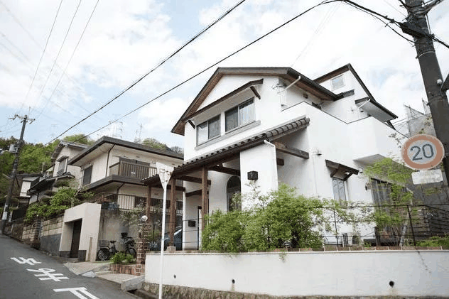 為什么在日本窮人住別墅，富人住公寓？