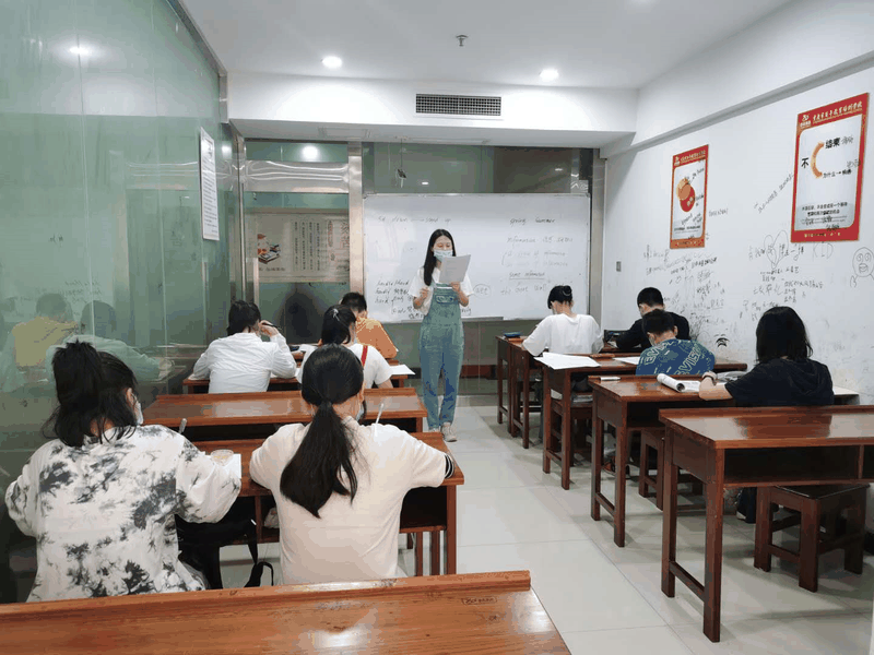 百年教育文化、藝術(shù)培訓(xùn)復(fù)課，“雙師教學(xué)”精彩紛呈