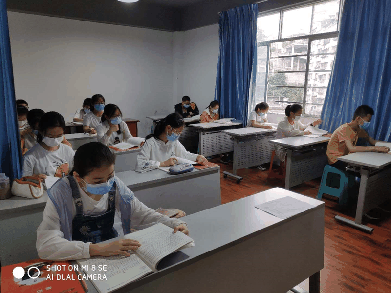 百年教育文化、藝術(shù)培訓(xùn)復(fù)課，“雙師教學(xué)”精彩紛呈