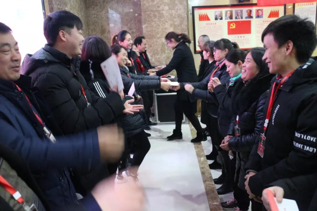 2019年，我們還在做房產(chǎn)中介，買房、賣房請放心找我們！