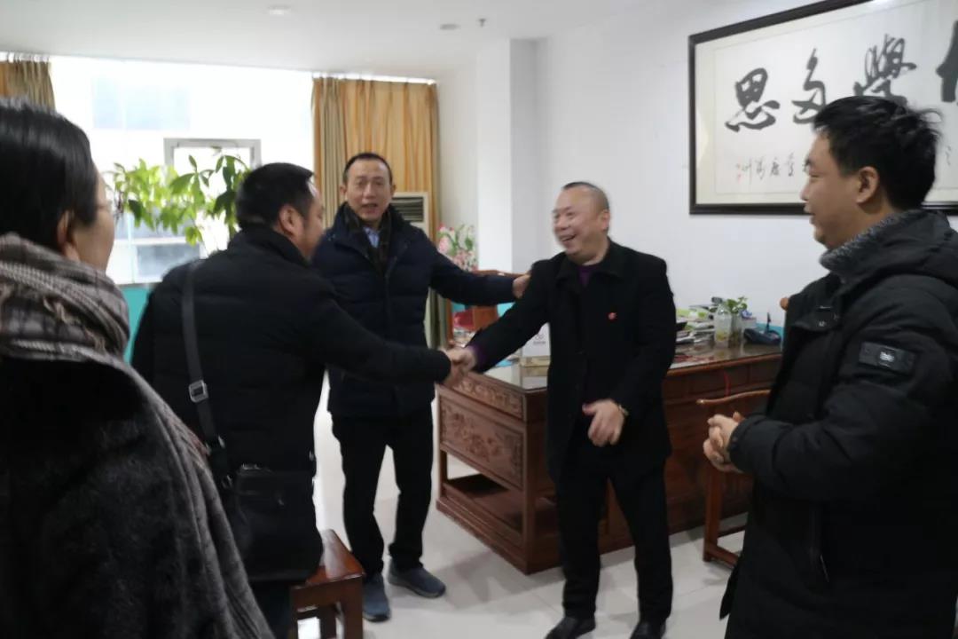 熱烈歡迎市教委交叉檢查組及區(qū)教委領導蒞臨百年教育指導工作！